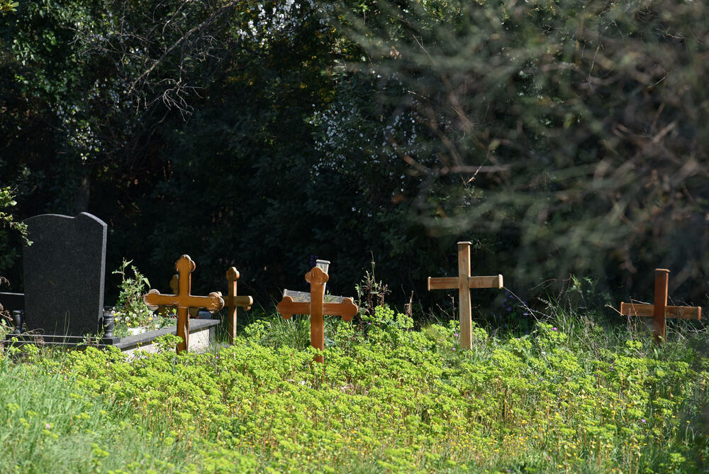 Ko ima zemlju, ima i groblje: Sahranjivanje u Baru i na privatnom...