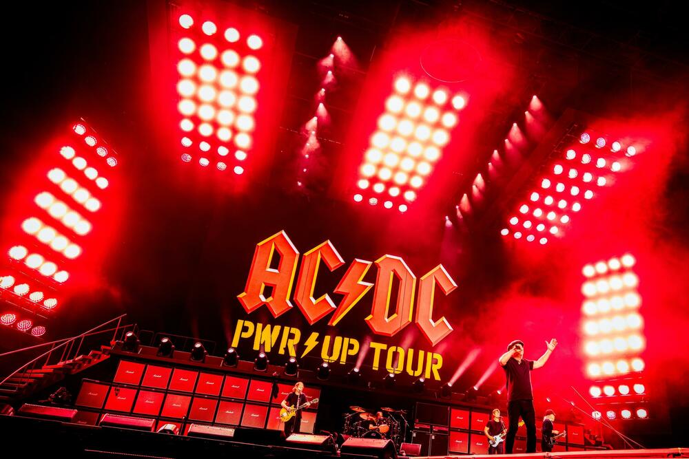 Priča koja stoji iza imena benda AC/DC