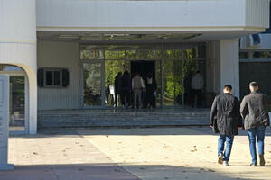 Može li diploma bez završene godine?