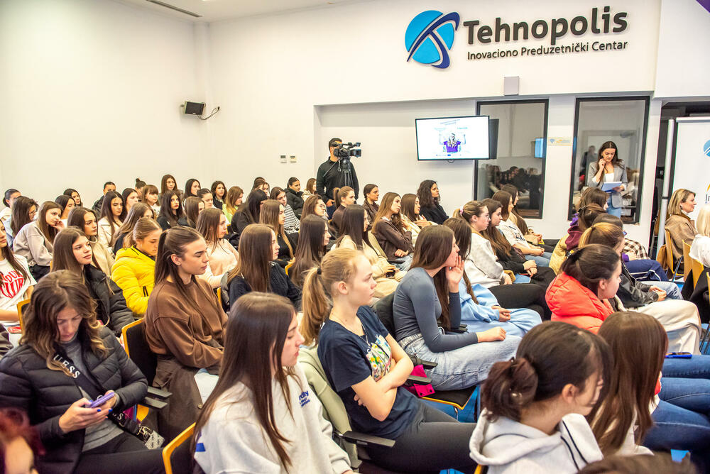 <p><em>One sa partnerima pokreće kampanju </em></p>