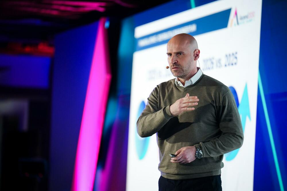 <p>Na jednodnevnoj konferenciji na Jahorini, kojoj su prisustvovali direktori i menadžeri svih kompanija, Nelt Grupa je predstavila rezultate ostvarene tokom prve godine implementacije strategije &bdquo;Ascend 2030&ldquo;, tokom koje je dodatno ojačala svoj portfolio, proširila regionalna partnerstva i realizovala ključne investicije u logističku infrastrukturu.</p>  <p> </p>