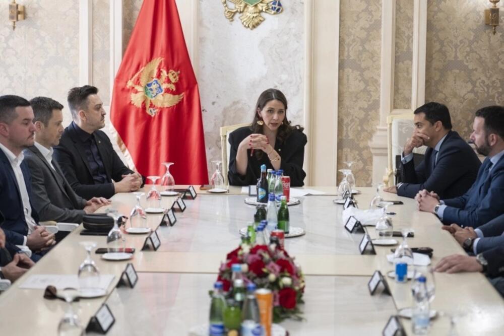 Adžović i predsjednici opština potpisali ugovor o realizaciji...