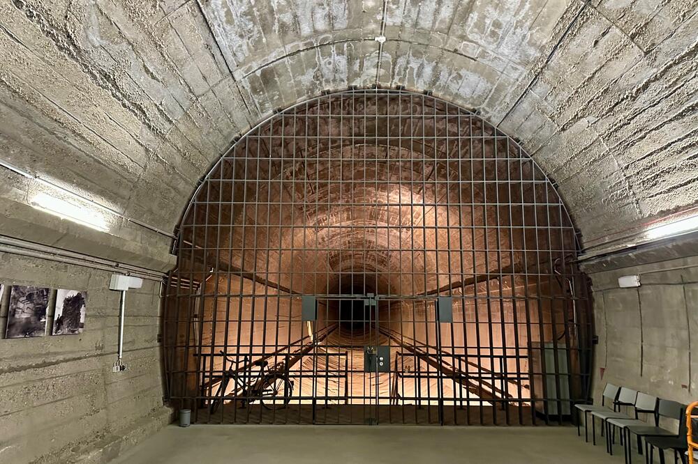 Bivši vladin bunker u dolini Ara, Foto: D. Dedović