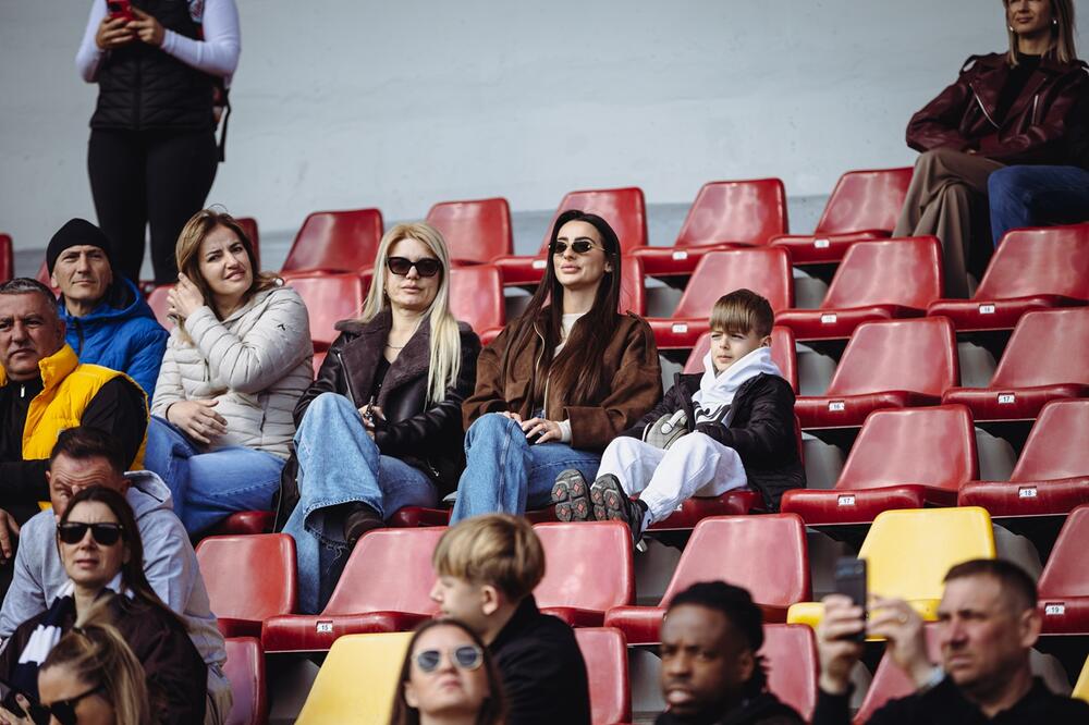 <p>Selekcije Crne Gore i Slovenije do 14 godina, ali i Totenhema, Intera, Aston Vile, Partizana, Vulverhemptona i Antverpena, uveličali su događaj</p>