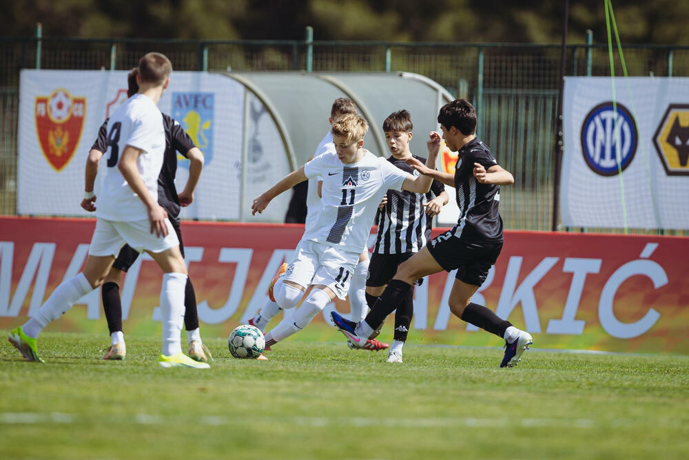 <p>Selekcije Crne Gore i Slovenije do 14 godina, ali i Totenhema, Intera, Aston Vile, Partizana, Vulverhemptona i Antverpena, uveličali su događaj</p>