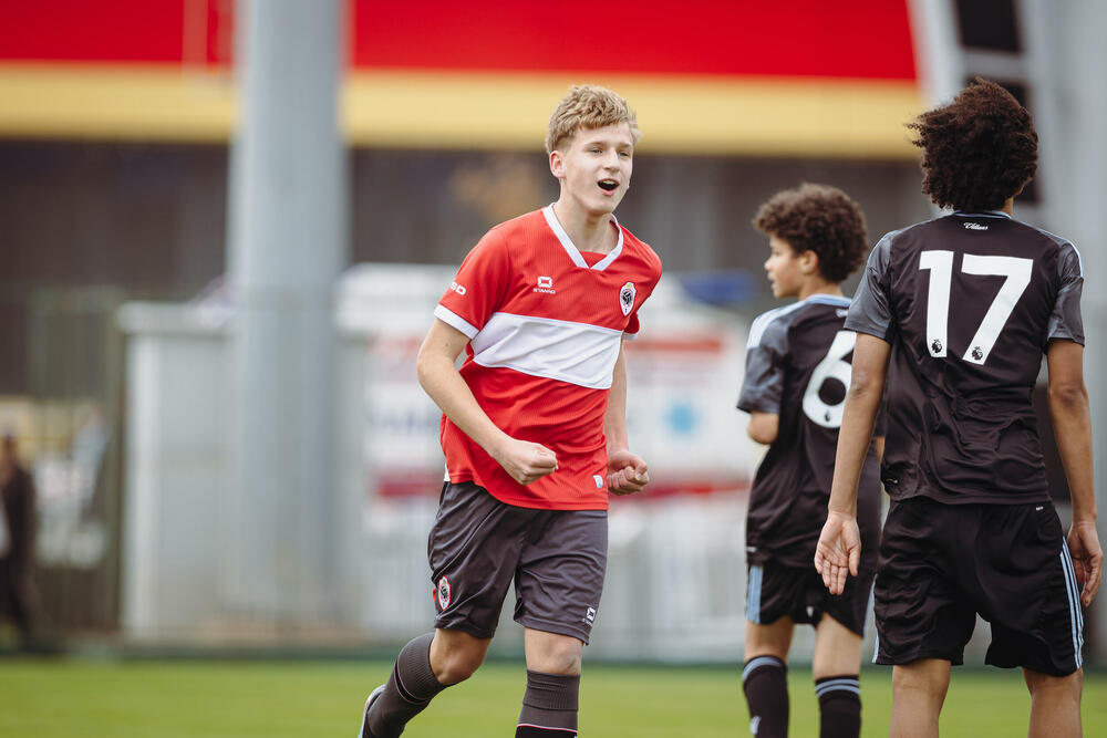 <p>Selekcije Crne Gore i Slovenije do 14 godina, ali i Totenhema, Intera, Aston Vile, Partizana, Vulverhemptona i Antverpena, uveličali su događaj</p>