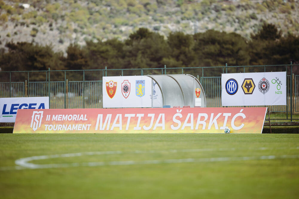 <p>Selekcije Crne Gore i Slovenije do 14 godina, ali i Totenhema, Intera, Aston Vile, Partizana, Vulverhemptona i Antverpena, uveličali su događaj</p>