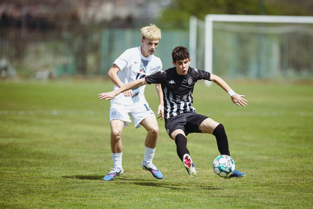 <p>Selekcije Crne Gore i Slovenije do 14 godina, ali i Totenhema, Intera, Aston Vile, Partizana, Vulverhemptona i Antverpena, uveličali su događaj</p>