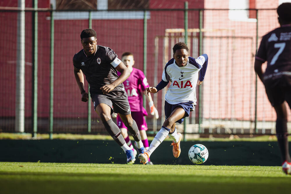 <p>Selekcije Crne Gore i Slovenije do 14 godina, ali i Totenhema, Intera, Aston Vile, Partizana, Vulverhemptona i Antverpena, uveličali su događaj</p>