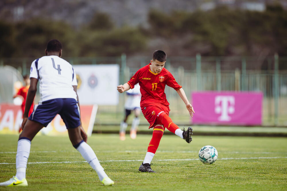 <p>Selekcije Crne Gore i Slovenije do 14 godina, ali i Totenhema, Intera, Aston Vile, Partizana, Vulverhemptona i Antverpena, uveličali su događaj</p>