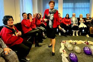 Modna revija u Bijelom Polju okupila korisnike Kluba starijih...