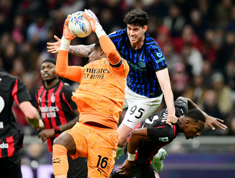 Debakl „azura” bacio sjenku na ključno kolo