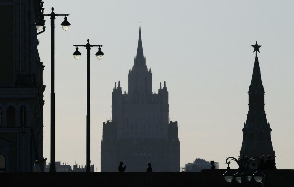 „Nemoj da te jurim”: Kako Kremlj ucjenom pretvara protivnike u...