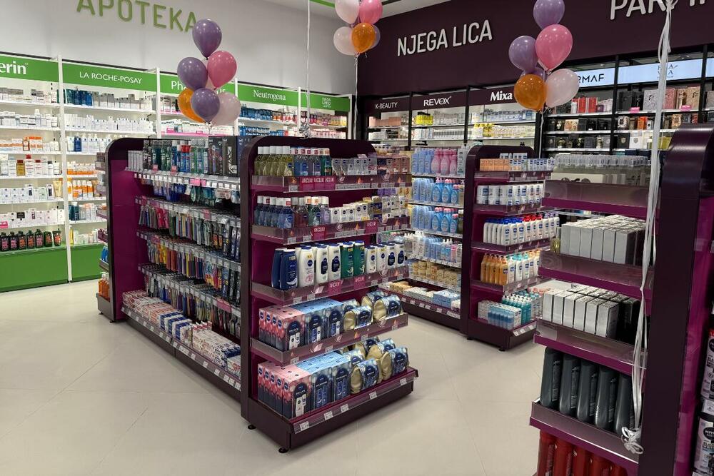 <p>Posebno se izdvajaju ekskluzivni brendovi dostupni samo u Dama drogeriji, sa preko 2.000 proizvoda, provjereni favoriti i novi viralni proizvodi koji prate aktuelne trendove</p>