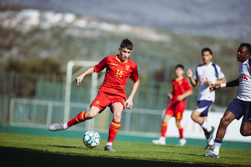 <p>Emotivno je bilo u minula dva dana na Kampu FSCG</p>