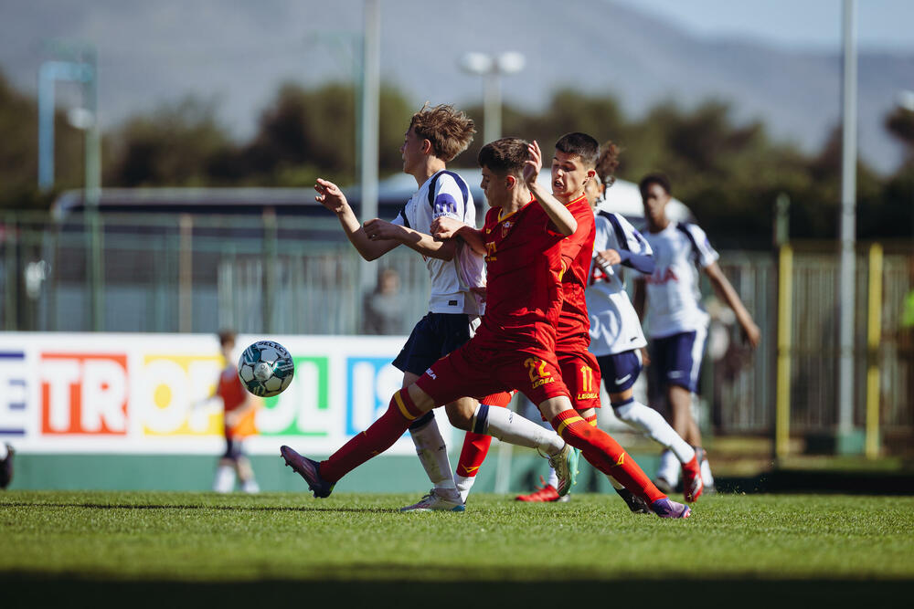 <p>Emotivno je bilo u minula dva dana na Kampu FSCG</p>