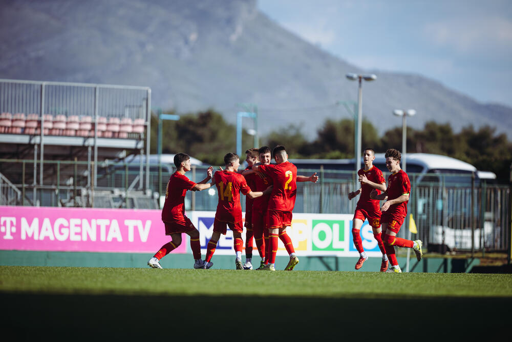 <p>Emotivno je bilo u minula dva dana na Kampu FSCG</p>