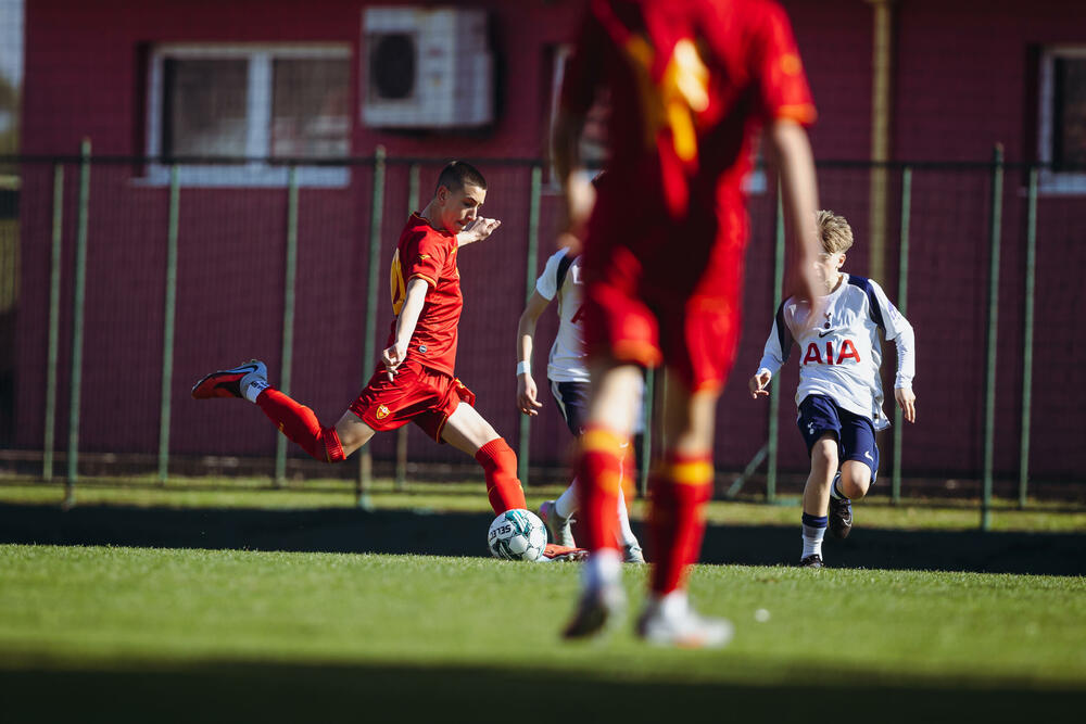 <p>Emotivno je bilo u minula dva dana na Kampu FSCG</p>