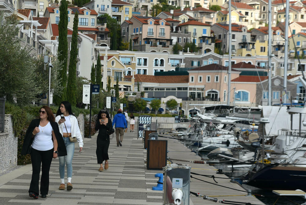 Pravo korišćenja državnog zemljišta zalažu za kredit: "Luštica...