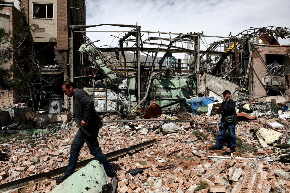 Detalj iz Teherana nakon napada na univerzitetsku zgradu, Foto: Reuters
