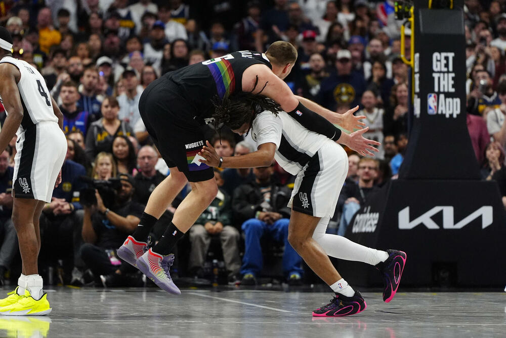 Jokiću sudar titana u derbiju, Vembi još mora da uči