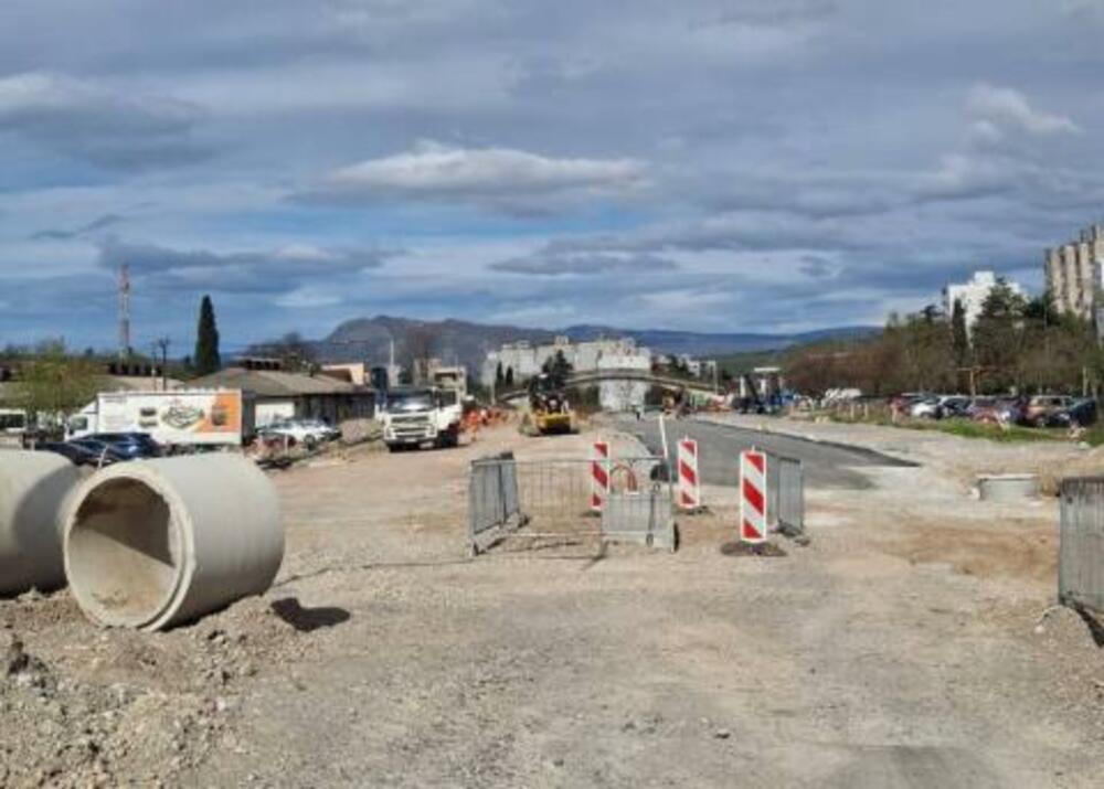 Klikovac: Asfaltiranje Bulevara Vojislavljevića trajalo onoliko...