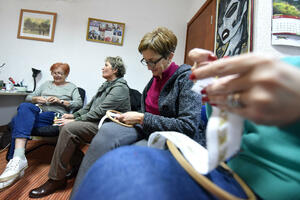 Vez za dušu i zdravlje: Tim &ldquo;Žene zlatnih ruku&rdquo; Udruženja multipla...