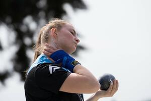 Kristina prva dobacila do Rijetija