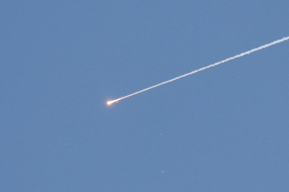 Projektil lansiran iz Irana ka Izraelu, Foto: Reuters