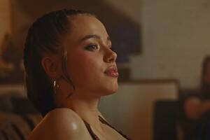 Šajlo Džoli u spotu K-pop pjevačice Dayoung