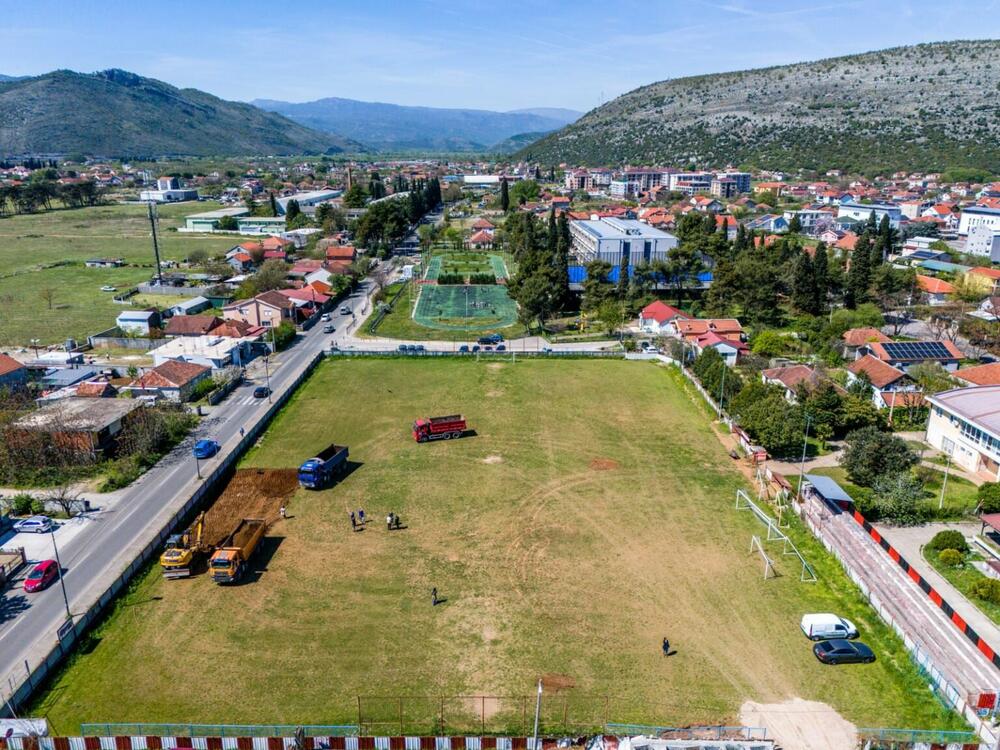 Crvena stijena dobija rekonstruisani stadion: Klub i Tološi...