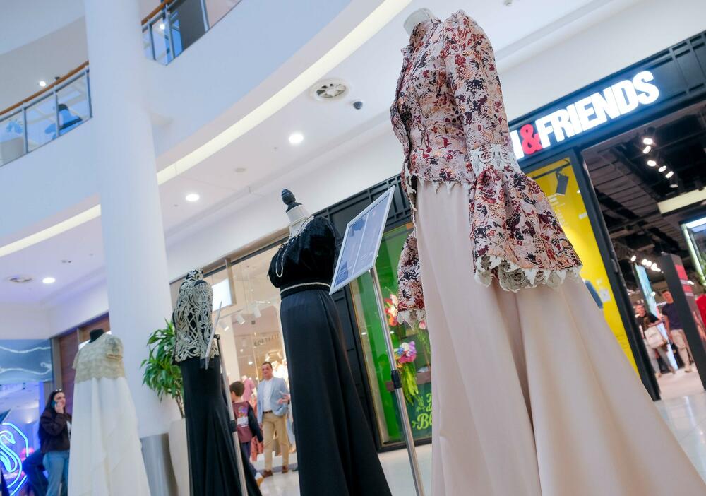 <p>"Lik i djelo Jelene Petrović Savojske nadilaze vrijeme, granice i uloge koje joj je istorija dodijelila. Rođena kao crnogorska princeza, a živjela kao italijanska kraljica, Jelena je bila mnogo više od titule", riječi su Srđana Lubarde, predsjednika Modne komore Crne Gore koja organizuje crnogorsku Nedjelju mode</p>