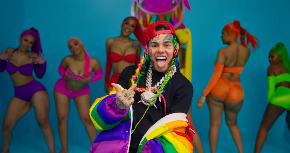 Reperu plišanu igračku potpisao Maduro