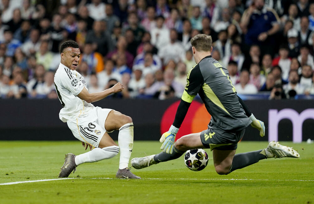 Kilijan Mbape, Manuel Nojer