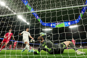 To je fudbal kad igraju giganti - moć Bajerna i klasa Nojera, ali...