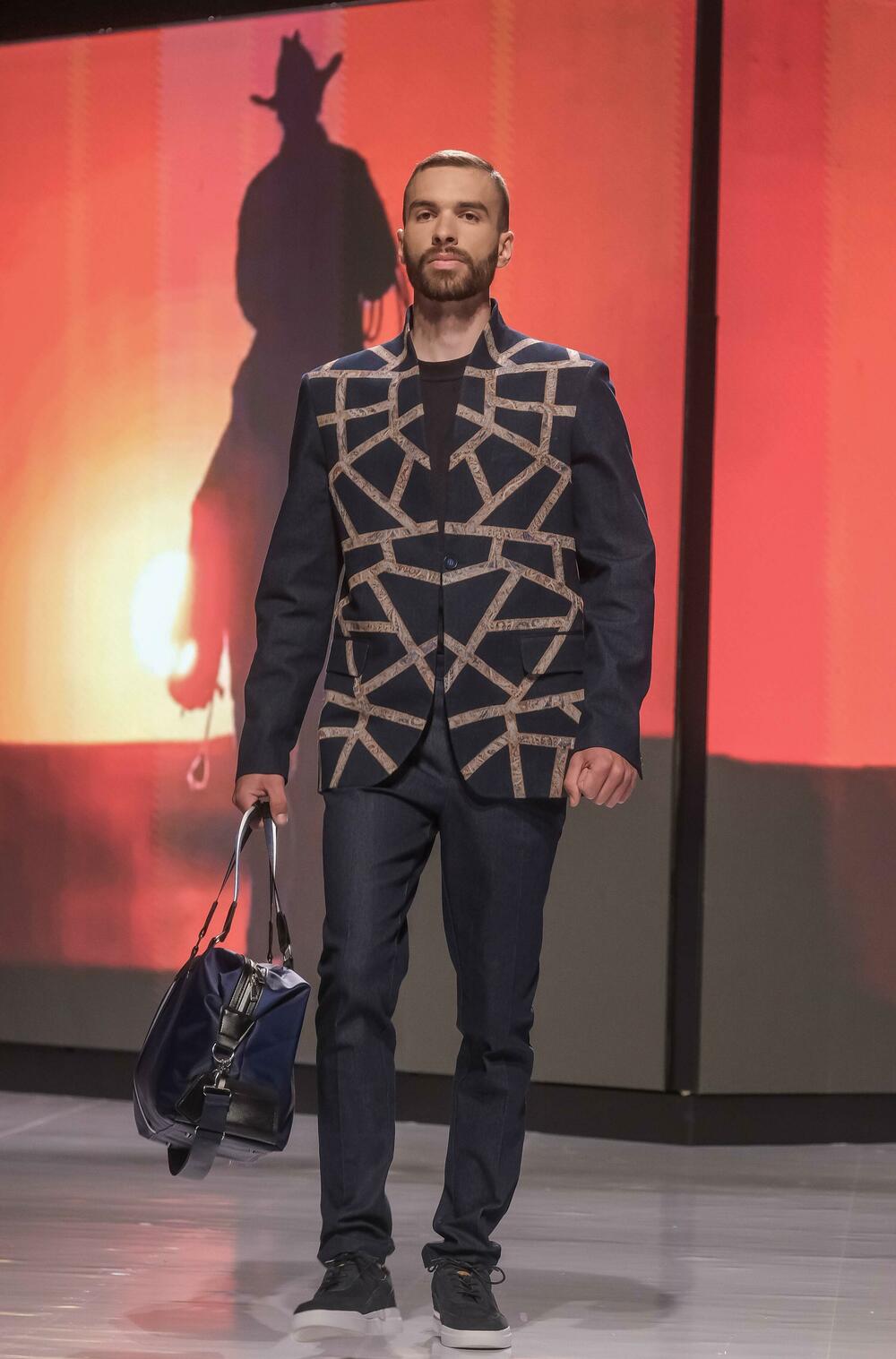 <p>Pored dizajnera iz Crne Gore, svoje kolekcije predstavili su i Hana Bihorac iz Srbije, Timur Tursunkulov iz Kazahstana i modna kuća XYZ</p>