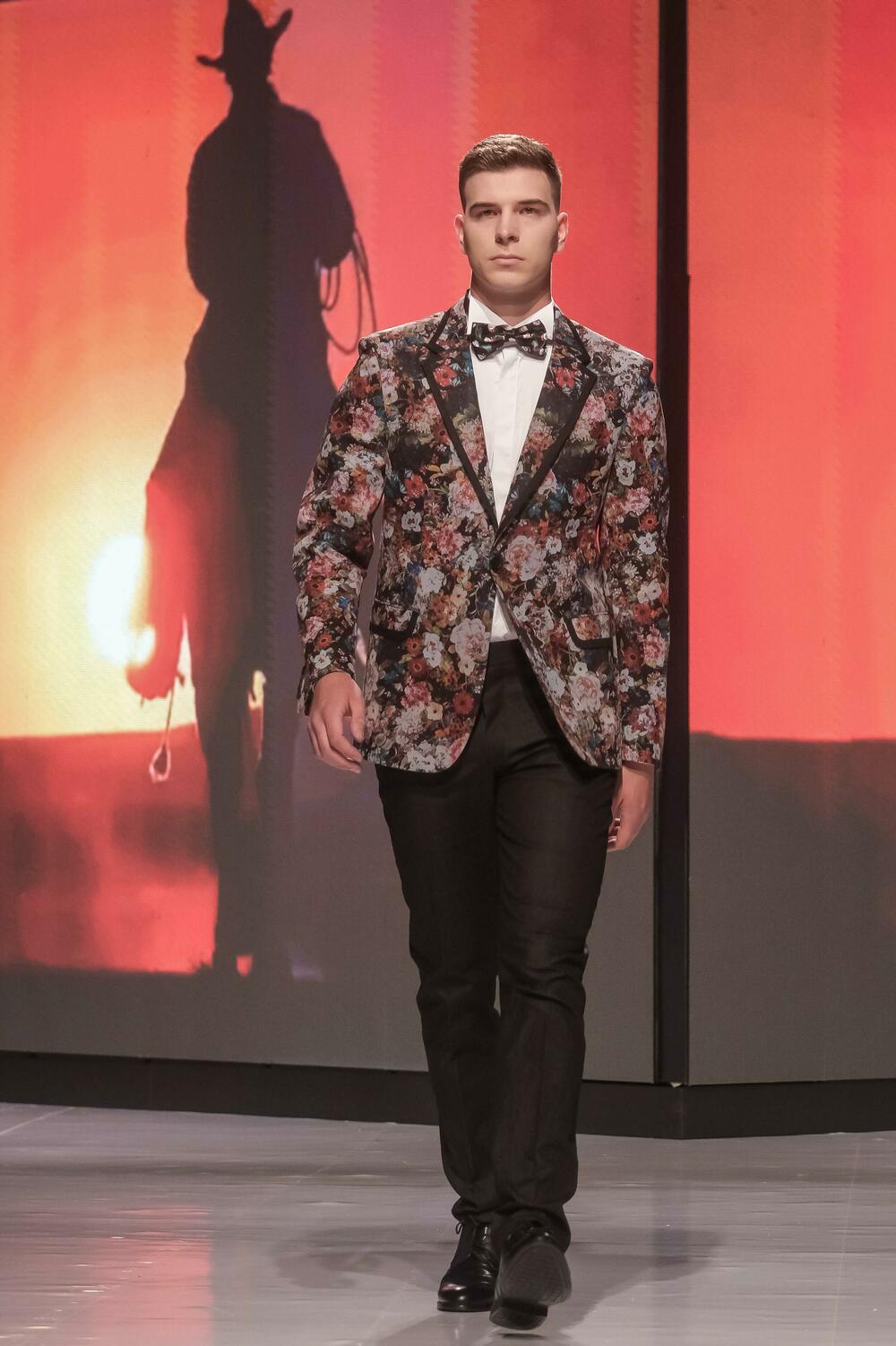 <p>Pored dizajnera iz Crne Gore, svoje kolekcije predstavili su i Hana Bihorac iz Srbije, Timur Tursunkulov iz Kazahstana i modna kuća XYZ</p>