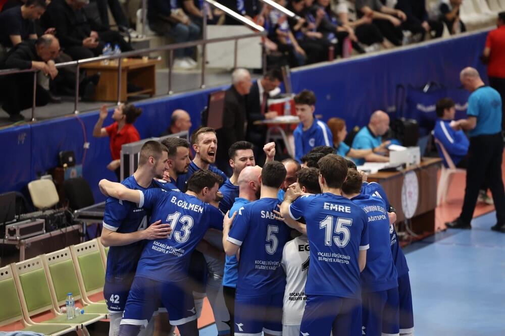 Slavlje odbojkaša Kagitspora, Foto: Instagram/kagitspor