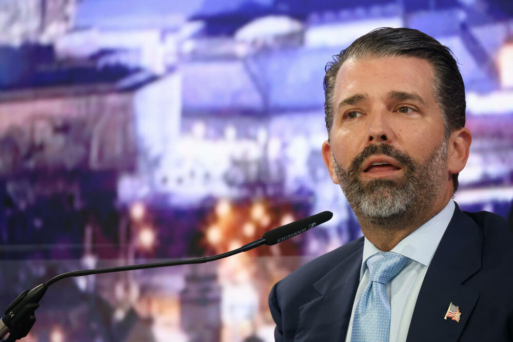 Donald Tramp mlađi tokom diskusije u Banjaluci, Foto: AP Photo/Borislav Zdrinja