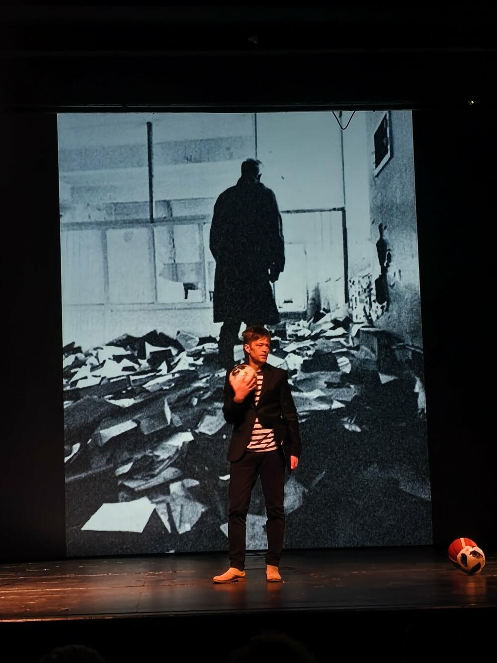 <p>&ldquo;Oj đevojko drugarice&rdquo; na početku komemoracije i &ldquo;Bella ciao&rdquo; za kraj</p>