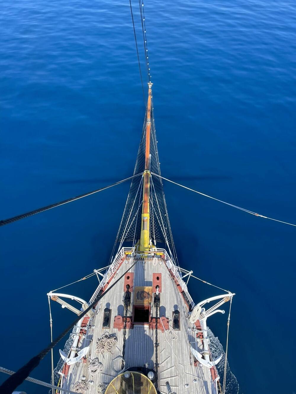 <p>"Jadran" će slične plovidbe obaviti i 23, 24 i 25. aprila sa studentima svih smjerova Pomorskog fakulteta u Kotoru i njihovim profesorima<br /> </p>