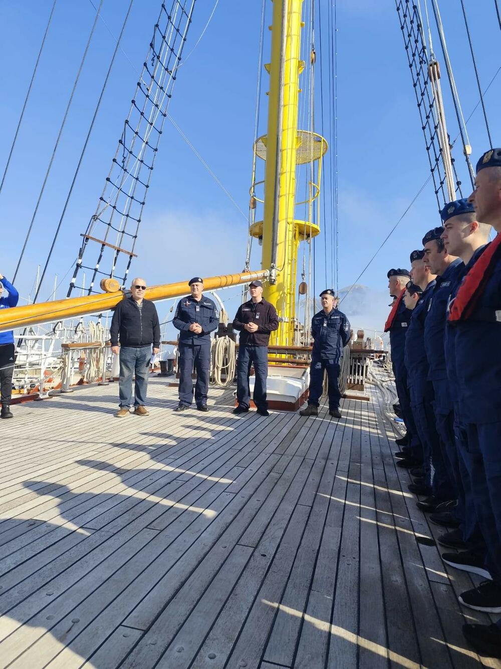 <p>"Jadran" će slične plovidbe obaviti i 23, 24 i 25. aprila sa studentima svih smjerova Pomorskog fakulteta u Kotoru i njihovim profesorima<br /> </p>