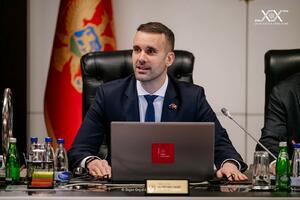 Korejci ciljaju devet miliona putnika: Vlada predložila parlamentu...