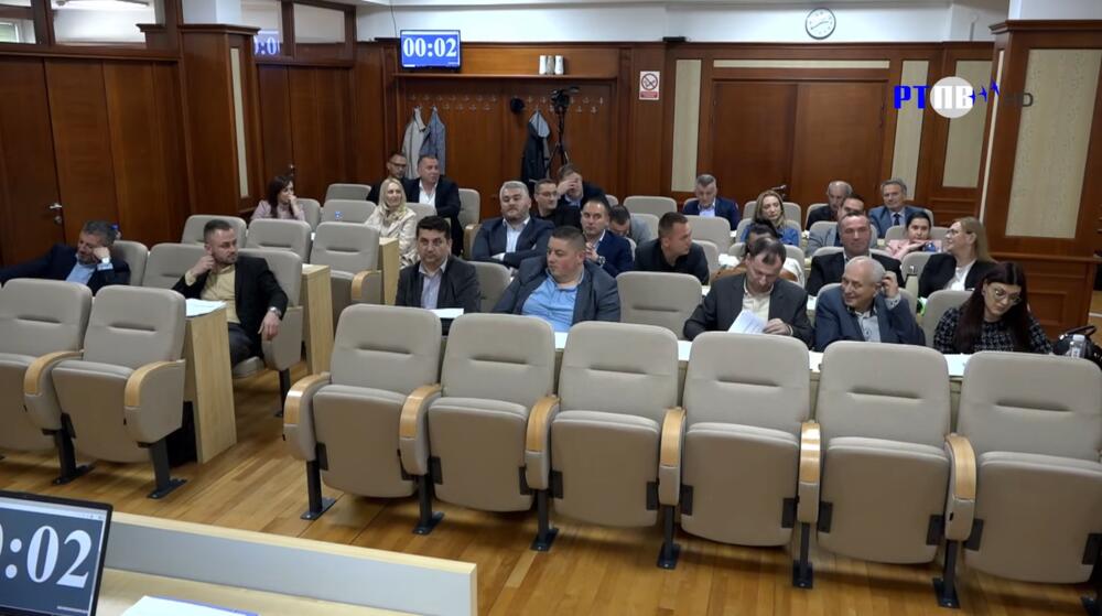 PES bez jasnog odgovora o daljem napuštanju funkcija u Pljevljima,...