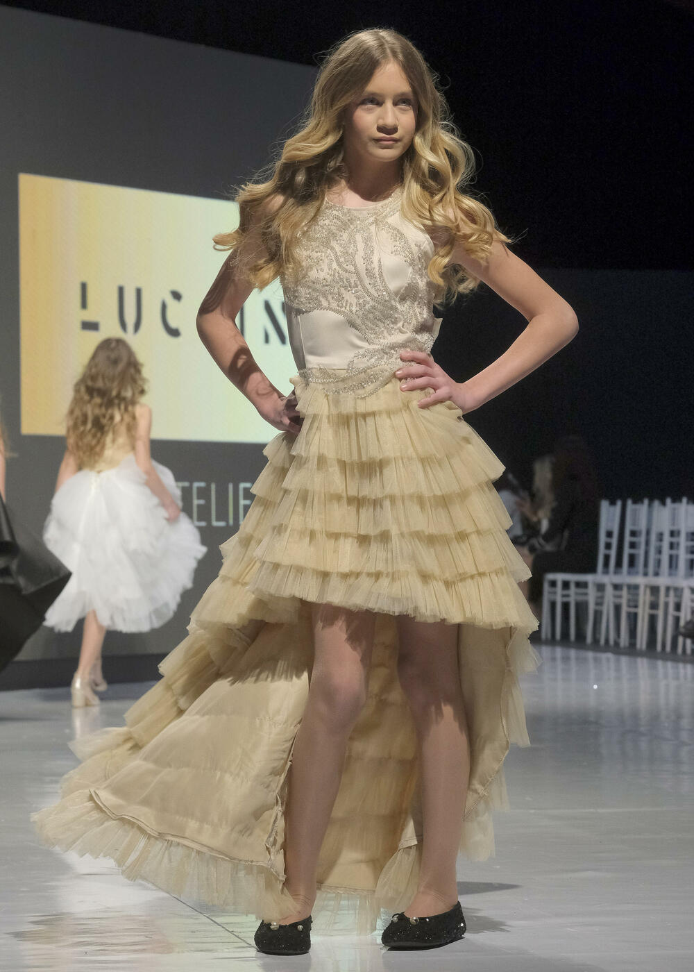 <p>Publici su predstavljene kolekcije ukrajinske dizajnerke Vitaline Smitko - Vitalina for Kids, kao i modeli srpske dizajnerke Vedrane Milanović - Atelje Luccino</p>