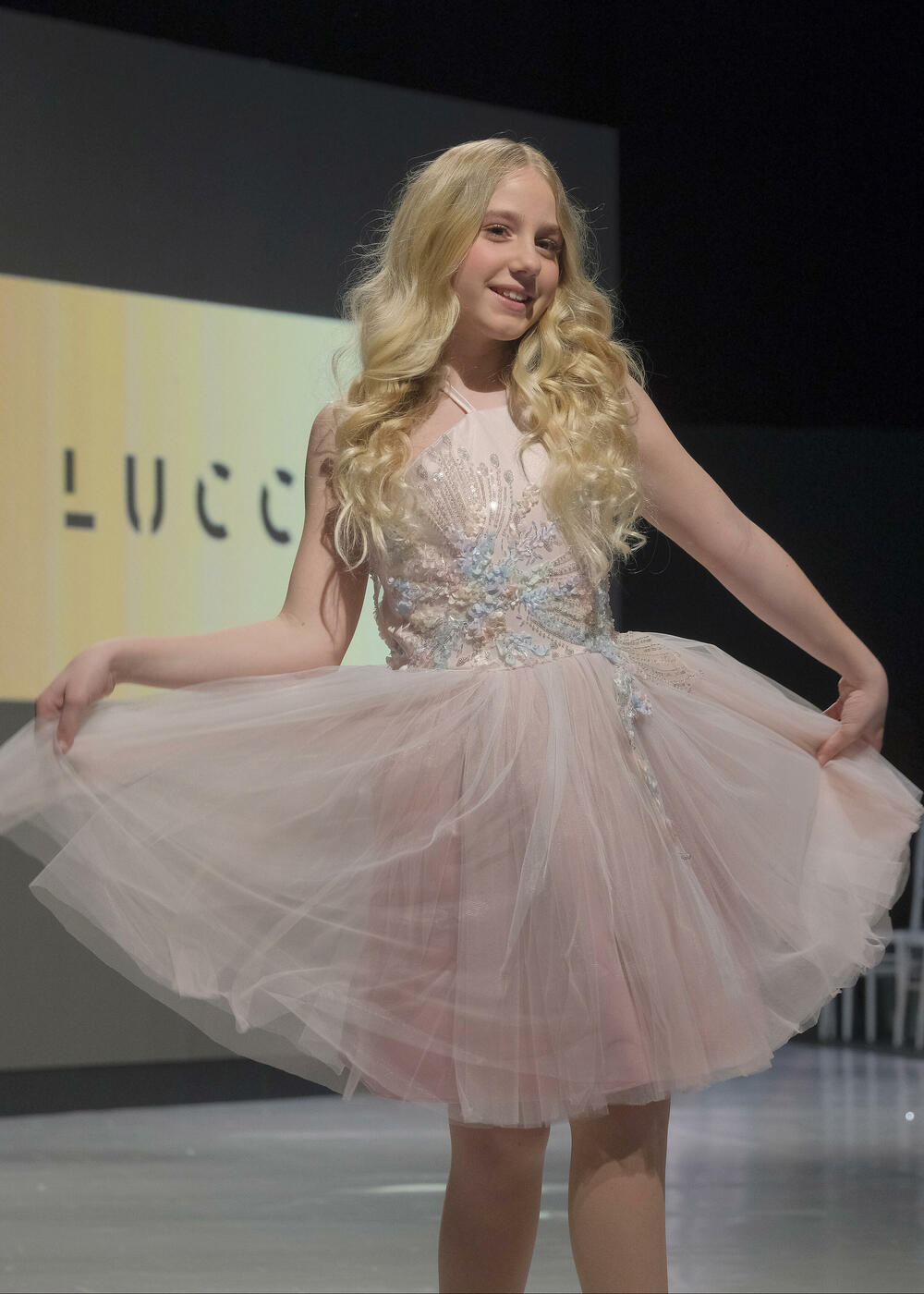 <p>Publici su predstavljene kolekcije ukrajinske dizajnerke Vitaline Smitko - Vitalina for Kids, kao i modeli srpske dizajnerke Vedrane Milanović - Atelje Luccino</p>