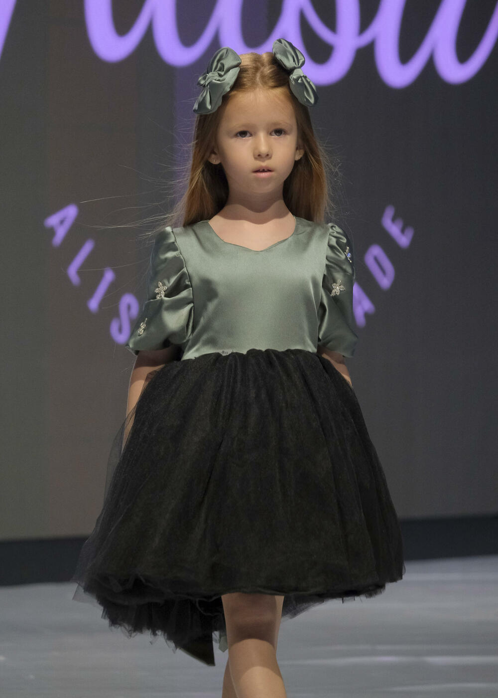 <p>Publici su predstavljene kolekcije ukrajinske dizajnerke Vitaline Smitko - Vitalina for Kids, kao i modeli srpske dizajnerke Vedrane Milanović - Atelje Luccino</p>