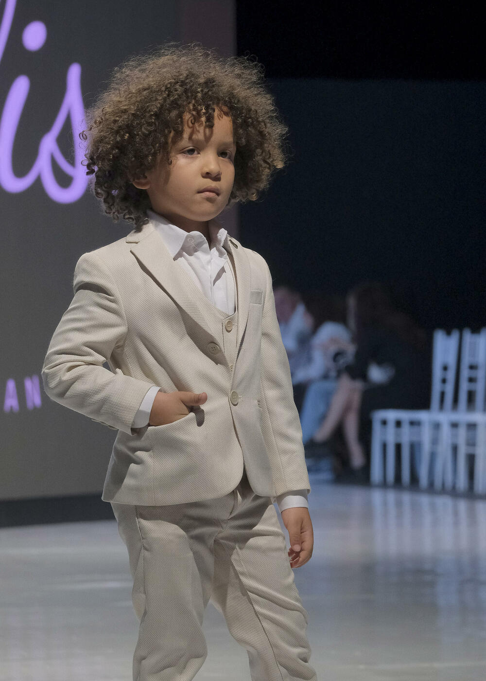 <p>Publici su predstavljene kolekcije ukrajinske dizajnerke Vitaline Smitko - Vitalina for Kids, kao i modeli srpske dizajnerke Vedrane Milanović - Atelje Luccino</p>