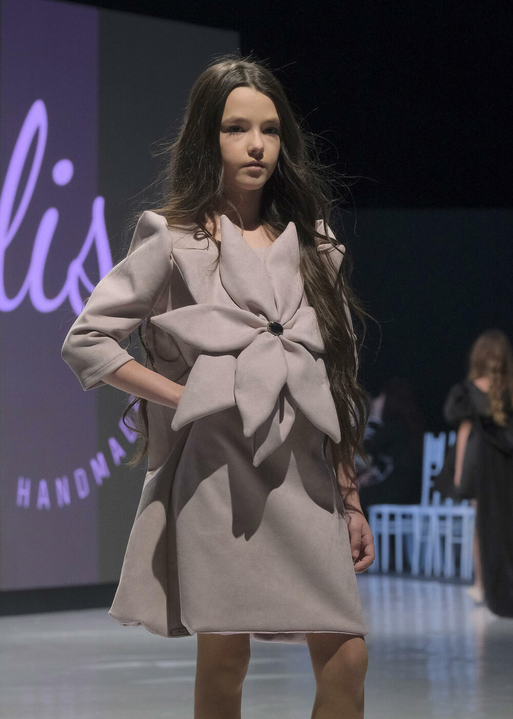 <p>Publici su predstavljene kolekcije ukrajinske dizajnerke Vitaline Smitko - Vitalina for Kids, kao i modeli srpske dizajnerke Vedrane Milanović - Atelje Luccino</p>