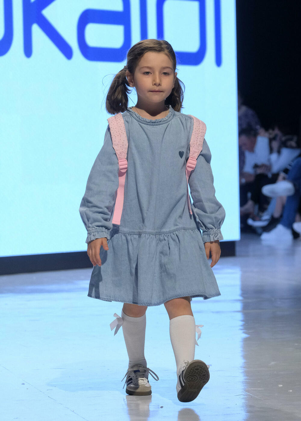 <p>Publici su predstavljene kolekcije ukrajinske dizajnerke Vitaline Smitko - Vitalina for Kids, kao i modeli srpske dizajnerke Vedrane Milanović - Atelje Luccino</p>